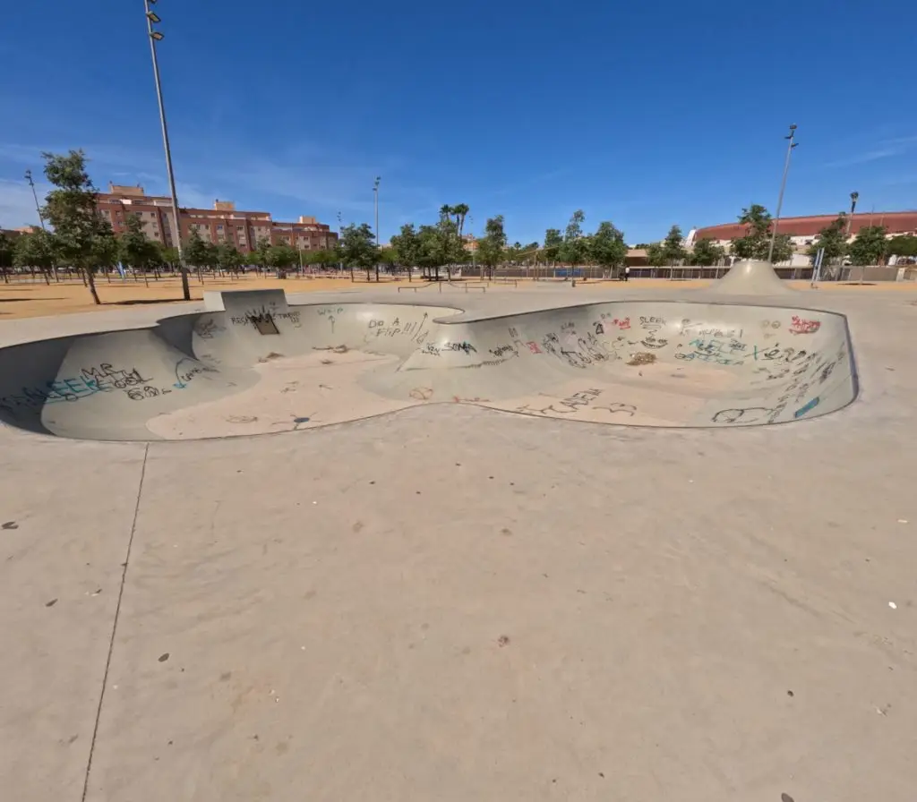 Skatepark bowl de roquetas de mar en almeria